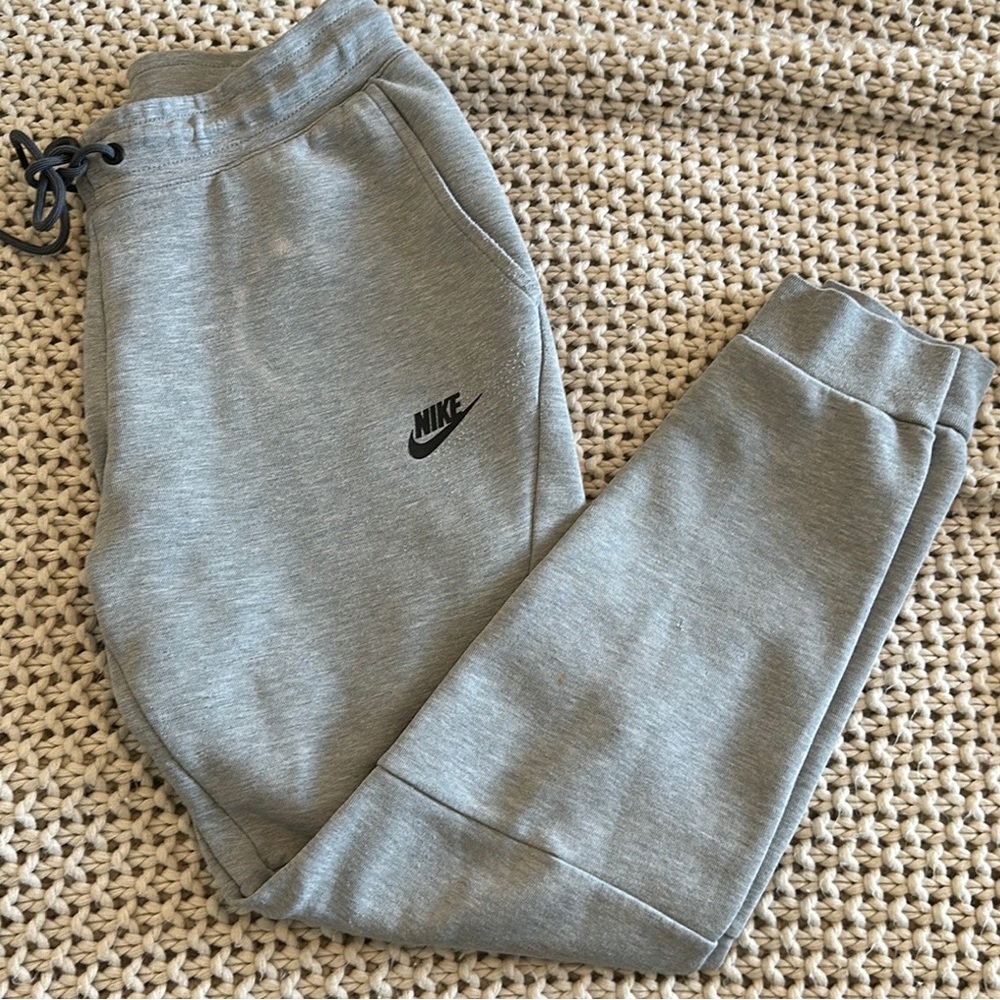 Nike tech fleece pants